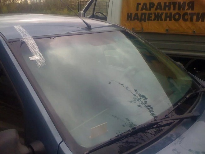 лобовое стекло рено логан